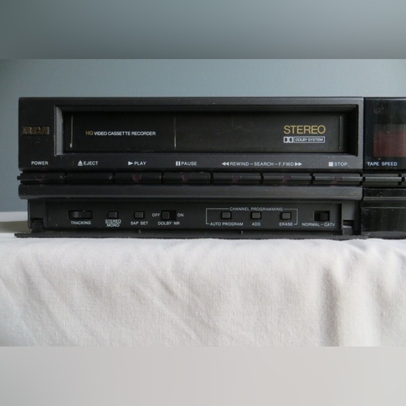 Vintage RCA VPT385 VHS HQ Video Cassette Recorder Player - No Remote. - Picture 3 of 9